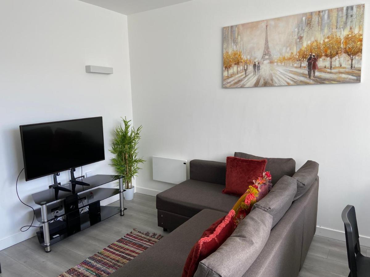 Lovely 2 Double Bedroom Flat With Free Parking - At The Atrium Mk ミルトン・ケインズ エクステリア 写真