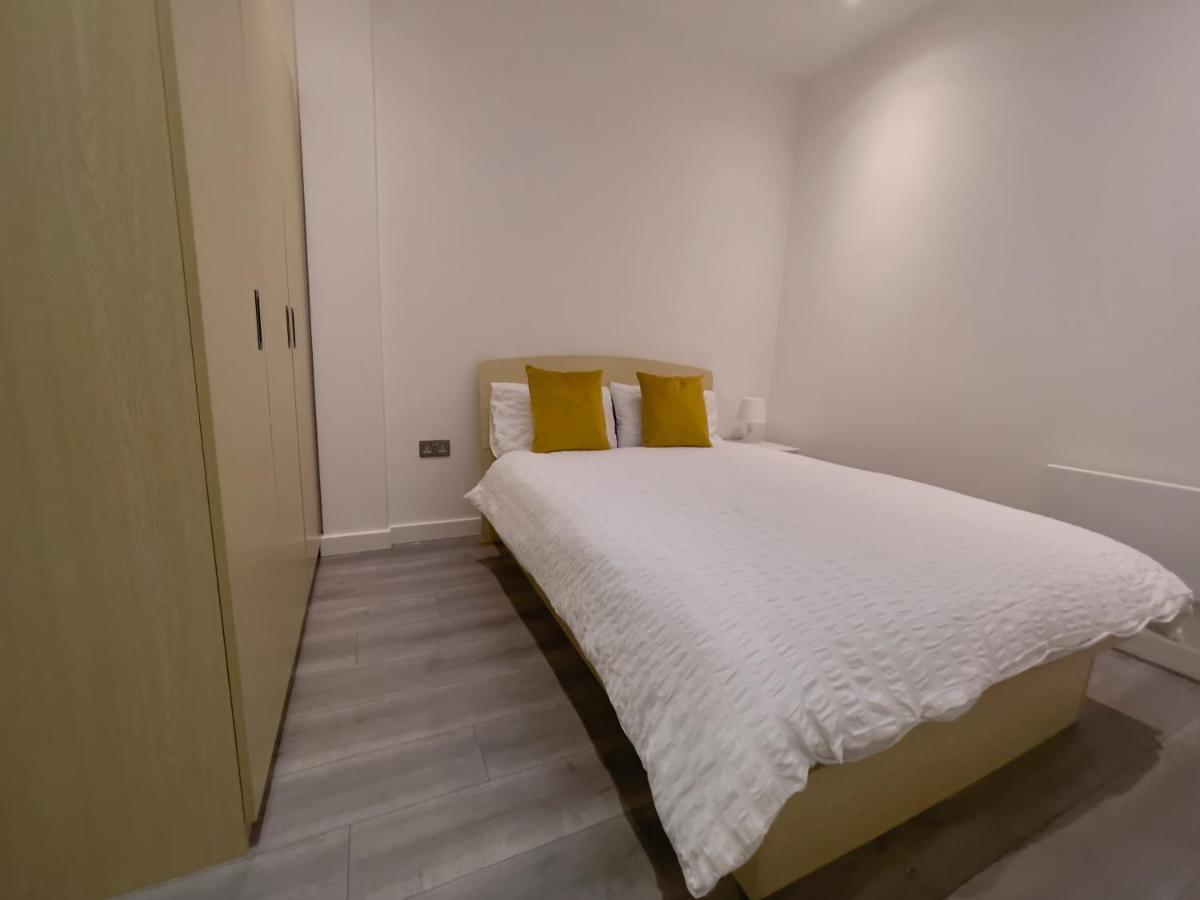 Lovely 2 Double Bedroom Flat With Free Parking - At The Atrium Mk ミルトン・ケインズ エクステリア 写真