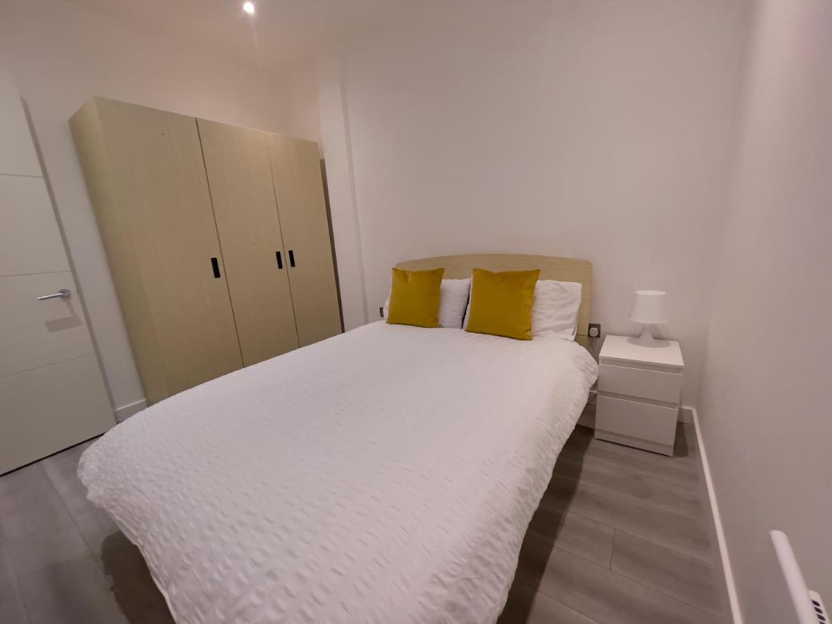 Lovely 2 Double Bedroom Flat With Free Parking - At The Atrium Mk ミルトン・ケインズ エクステリア 写真
